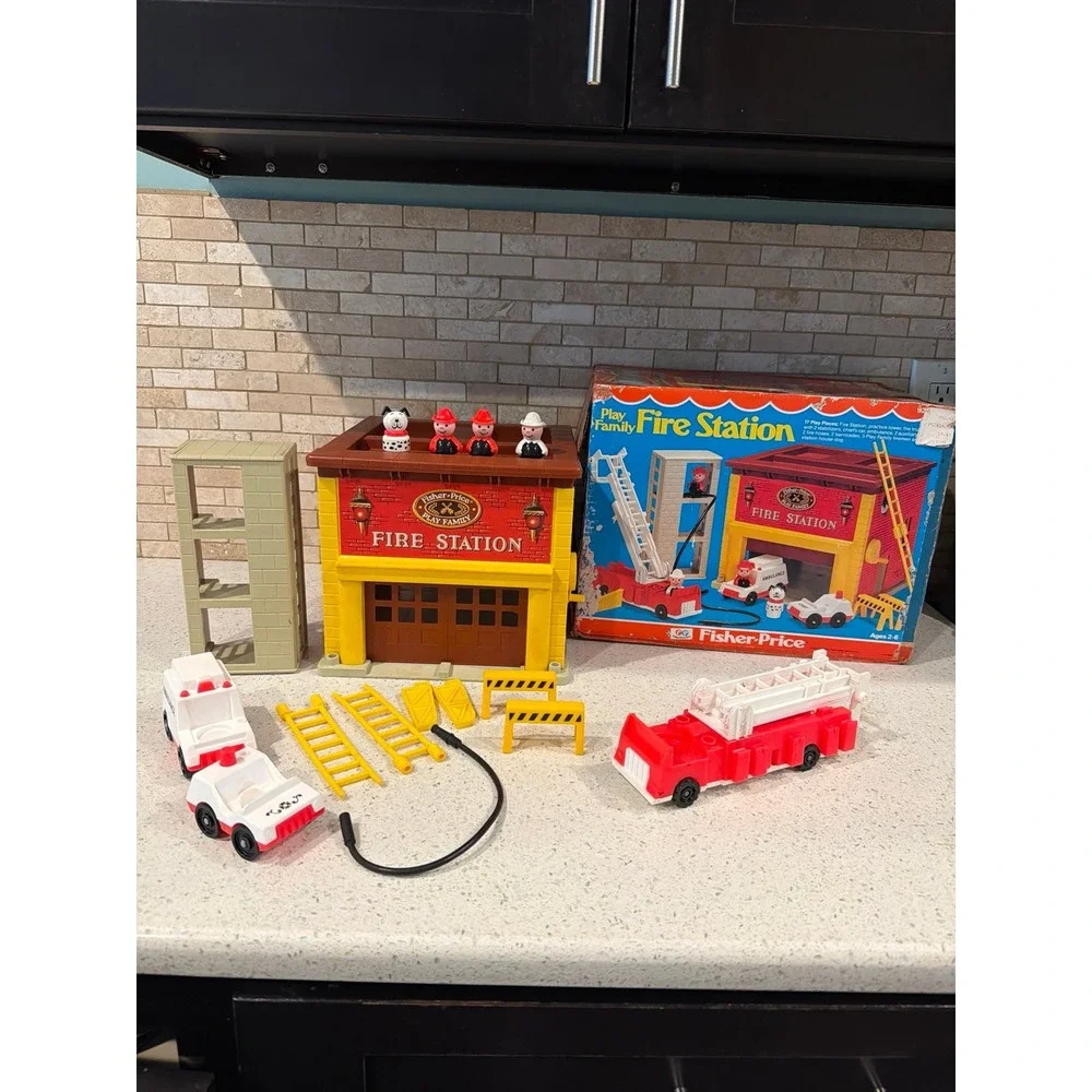 Fisher-Price Fire Station Complete with Original Box Vintage Play Family Toy
